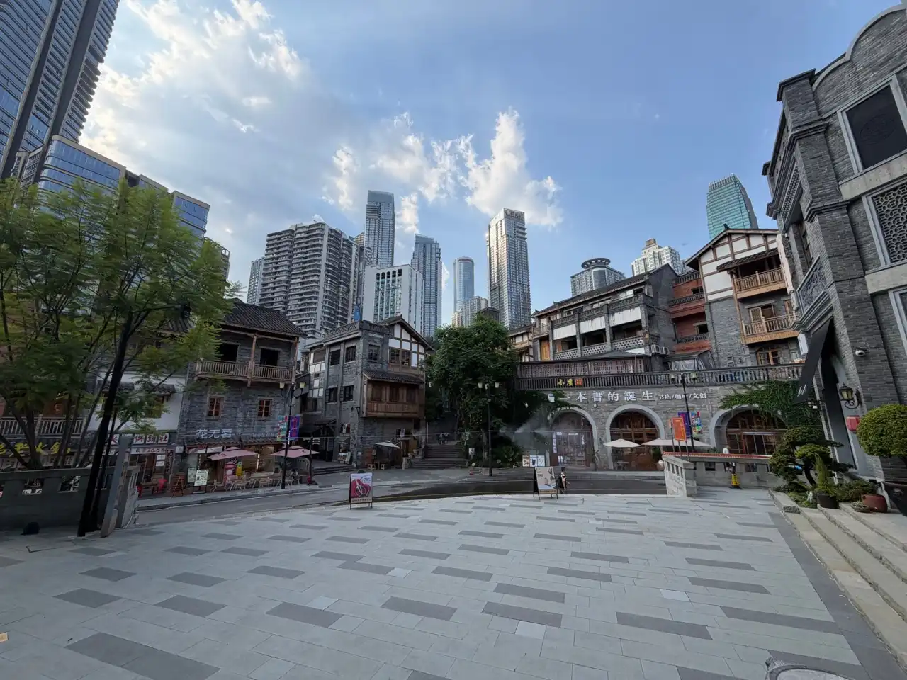 2024年东莞光学镜片市场趋势：精密窗口片与棱镜需求增长