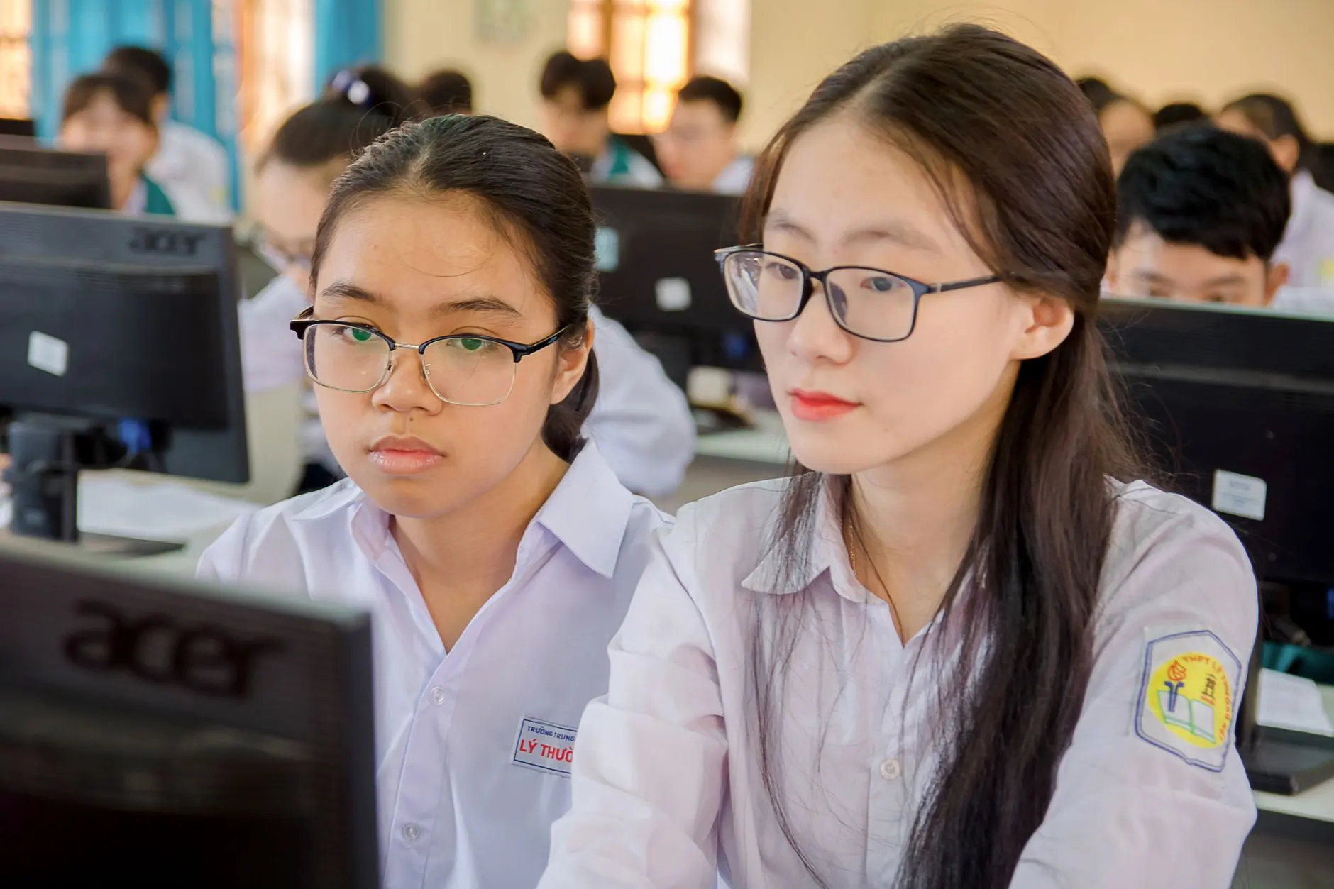 车载摄像用光学棱镜加工精度标准与选型要点