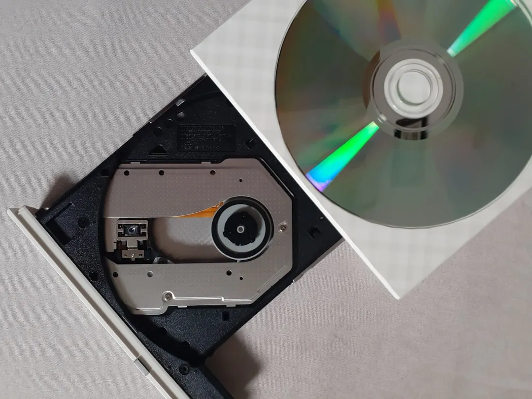安防监控滤光片选型指南：红外截止与窄带滤光片的性能对比